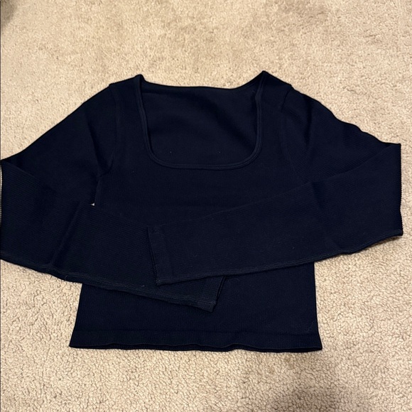 Black and Brown Long Sleeve Tops - Picture 4 of 5